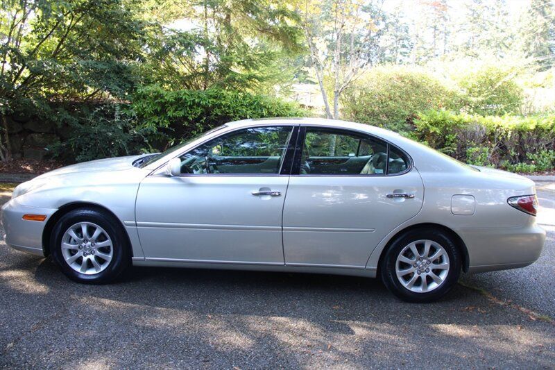 Used 2003 Lexus ES 330 w/ Premium Pkg FWD image 13