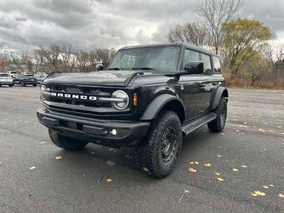 New 2025 Ford Bronco Outer Banks w/ Sasquatch Package