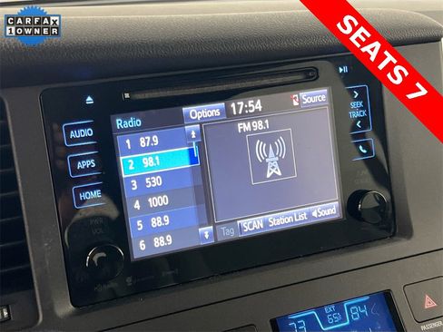 Used 2017 Toyota Sienna LE image 14