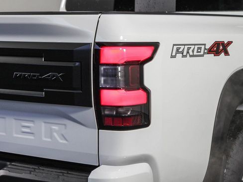 New 2026 Nissan Frontier PRO-4X image 9