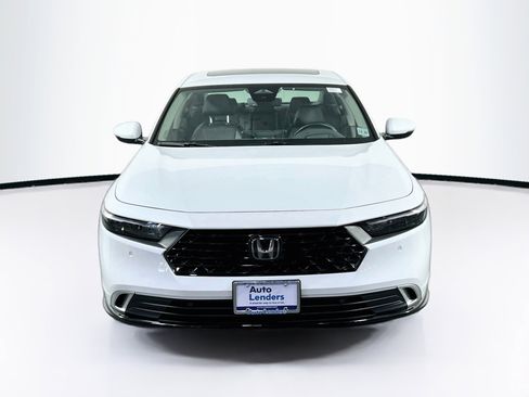 Used 2024 Honda Accord Touring image 2