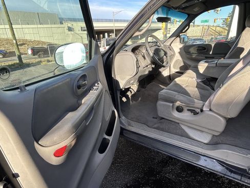Used 2001 Ford F150 XLT image 10