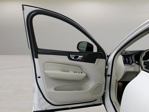 Certified 2023 Volvo XC60 B5 Ultimate w/ Climate Package image 55