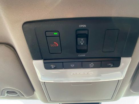 Used 2023 Nissan Altima 2.5 SL FWD image 17