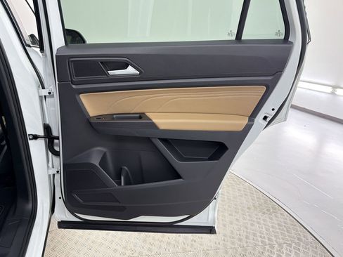 Used 2022 Volkswagen Atlas Cross Sport SEL R-Line image 35