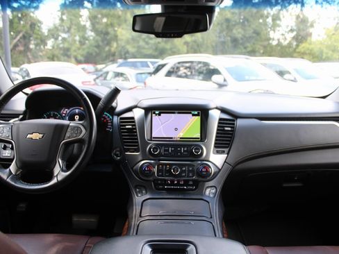 Used 2019 Chevrolet Suburban Premier w/ Premier Plus Edition image 22