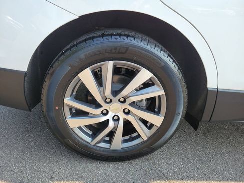 Used 2023 Chevrolet Equinox LT FWD image 8