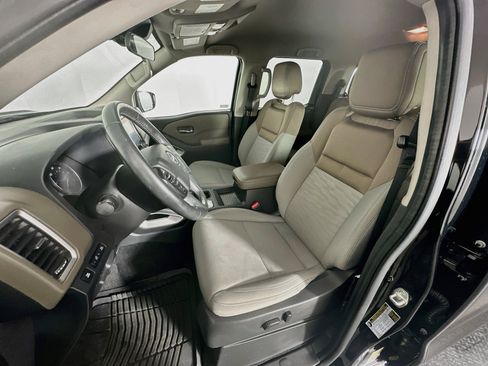 Used 2022 Nissan Frontier SV RWD image 13