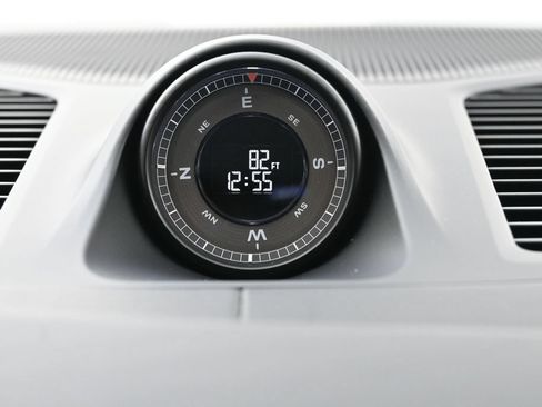 Certified 2025 Porsche Cayenne Turbo AWD/4WD image 23