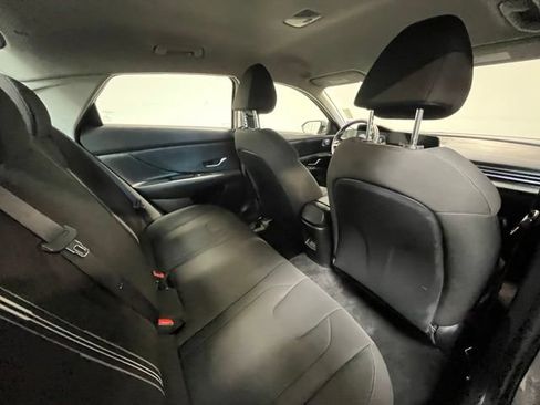 Used 2024 Hyundai Elantra SEL FWD image 12