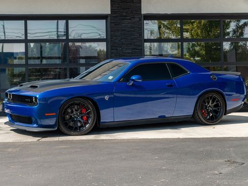 Used 2019 Dodge Challenger SRT Hellcat w/ Laguna Leather Package RWD image 2