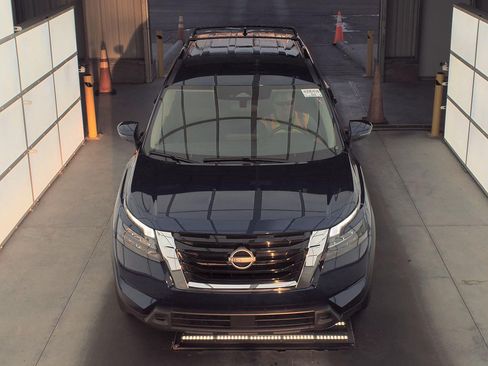 Used 2025 Nissan Pathfinder SV FWD image 2
