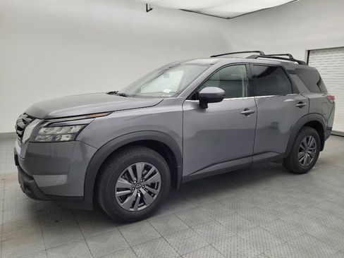 Used 2023 Nissan Pathfinder SV AWD/4WD image 2