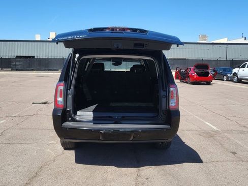 Used 2019 GMC Yukon XL SLT w/ Premium Edition image 11