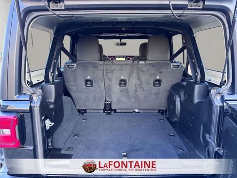 Used 2022 Jeep Wrangler Unlimited Rubicon w/ LED Lighting Group AWD/4WD image 27