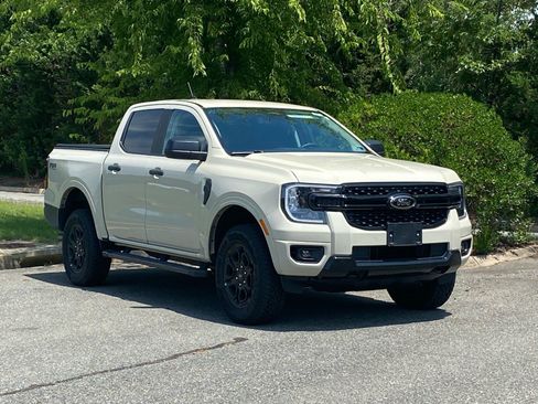 Certified 2025 Ford Ranger XLT w/ FX4 Off-Road Package AWD/4WD image 2