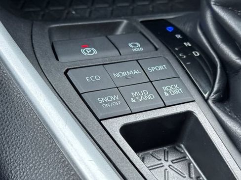 Used 2023 Toyota RAV4 LE image 31