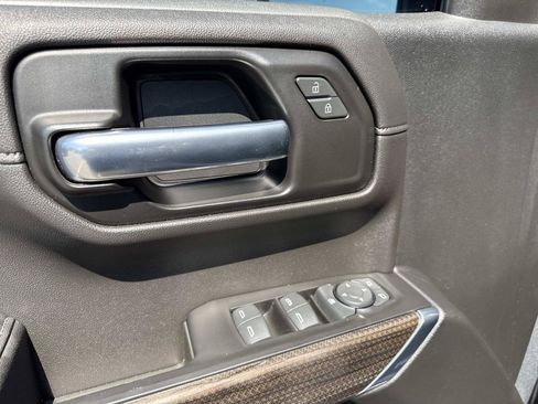 Used 2020 Chevrolet Silverado 1500 LT Trail Boss AWD/4WD image 18