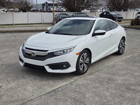 Used 2017 Honda Civic EX-T image 2