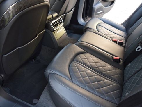 Used 2015 Audi S8 image 43