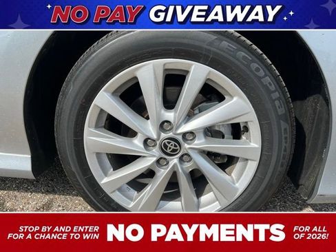 Used 2023 Toyota Camry LE image 9