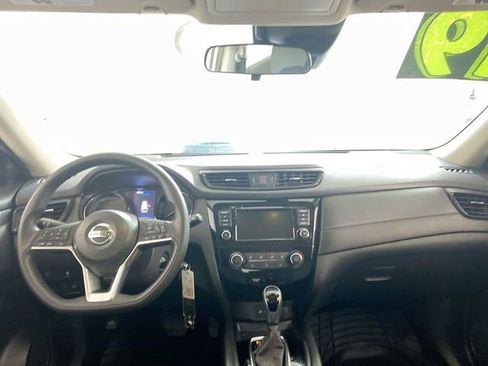 Used 2019 Nissan Rogue S image 33