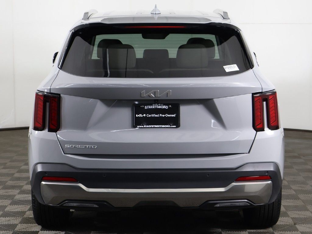 Certified 2026 Kia Sorento S FWD image 12