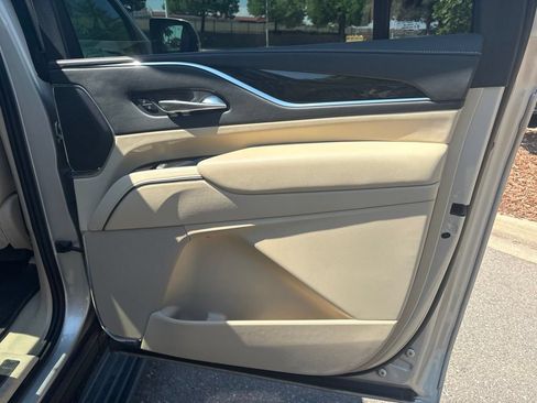 Used 2021 Cadillac Escalade ESV Premium Luxury w/ Driver Assist Tech Package AWD/4WD image 25