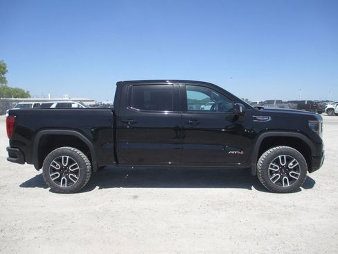 New 2026 GMC Sierra 1500 AT4 w/ AT4 Premium Package AWD/4WD image 3