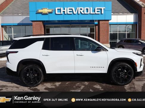 New 2026 Chevrolet Traverse RS w/ LPO, Floor Liner Package image 1
