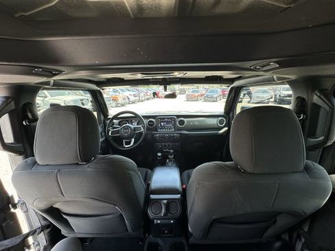 Used 2022 Jeep Wrangler Unlimited Sahara AWD/4WD image 20