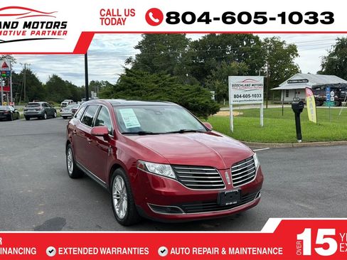 Used 2019 Lincoln MKT AWD image 1