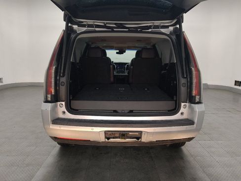 Used 2018 Cadillac Escalade Luxury RWD image 29