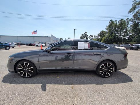 Used 2025 Honda Accord Touring image 5