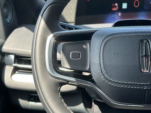 New 2026 Lincoln Navigator L Reserve AWD/4WD image 9
