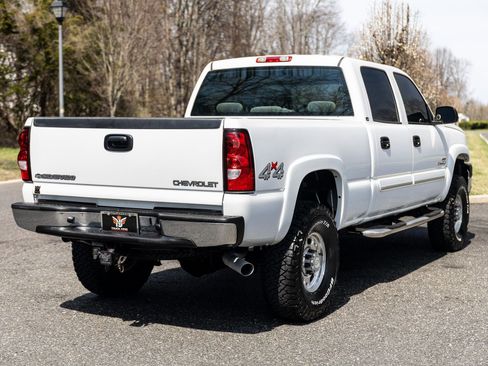 Used 2005 Chevrolet Silverado 2500 LS w/ Heavy-Duty Power Package image 21