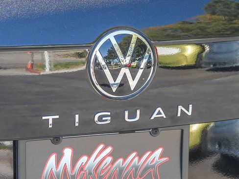 Used 2024 Volkswagen Tiguan SE R-Line image 10