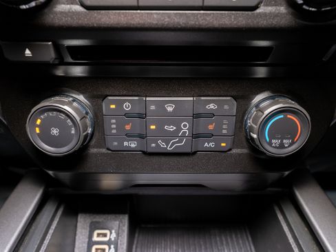 Used 2018 Ford F250 XLT w/ XLT Premium Package image 21