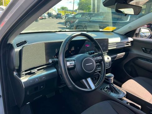 Used 2025 Hyundai Kona SEL AWD/4WD image 9
