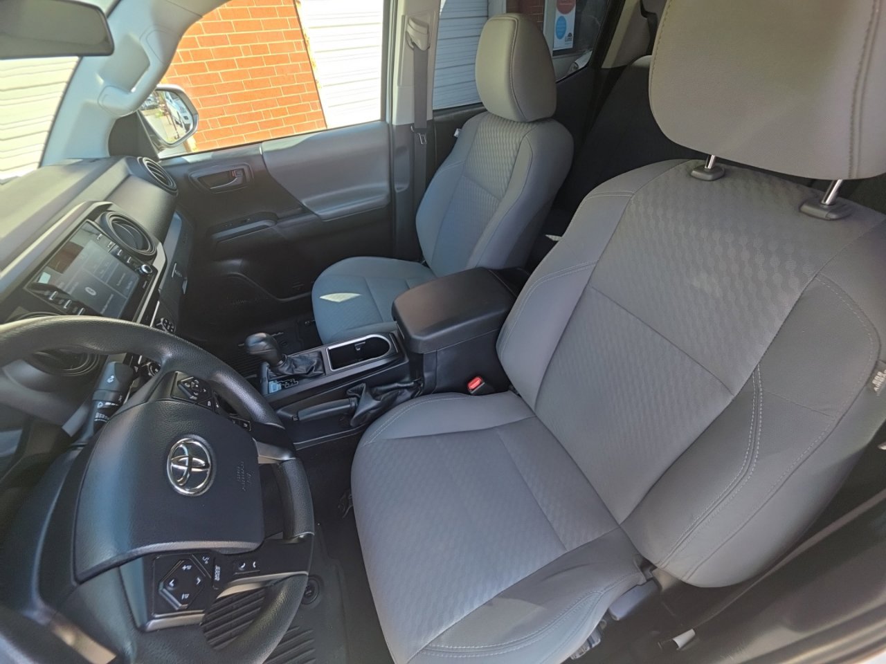 Used 2020 Toyota Tacoma SR AWD/4WD image 17