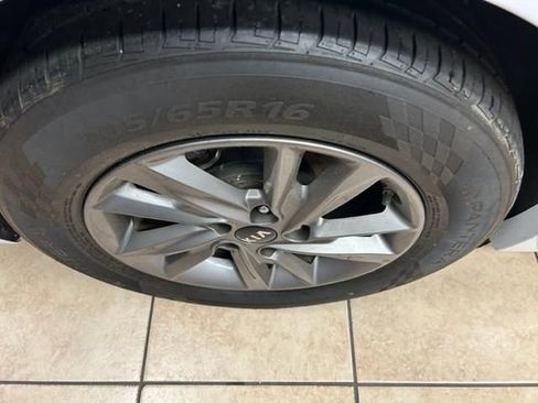 Used 2020 Kia Optima LX image 11