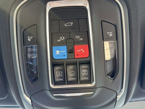 New 2026 Jeep Grand Cherokee Limited image 36