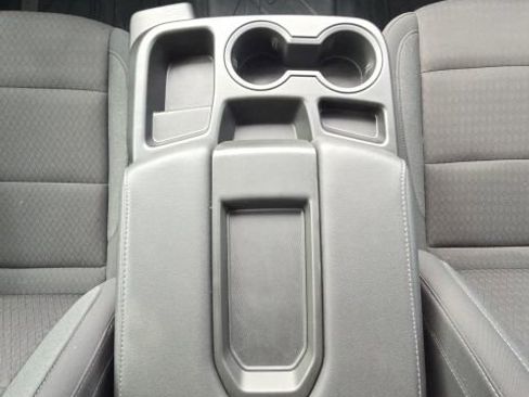 Used 2024 GMC Sierra 1500 SLE image 40