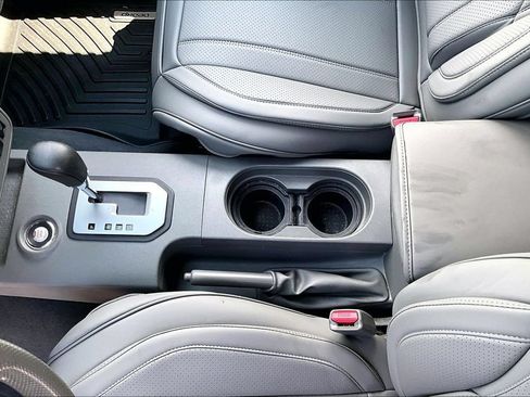 Used 2020 Nissan Frontier SV AWD/4WD image 16