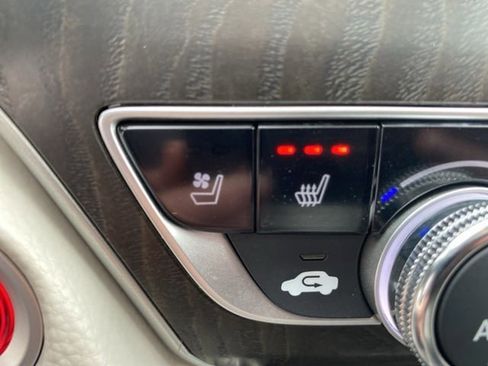 Used 2018 Honda Accord Touring image 39