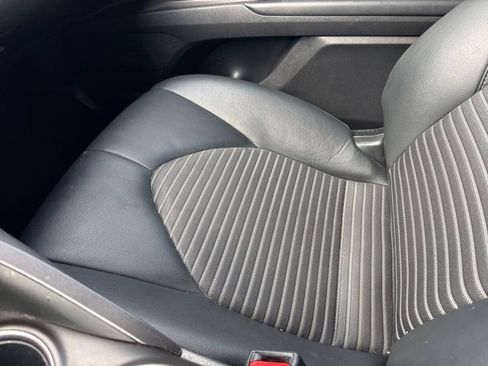 Used 2022 Toyota Camry SE image 36