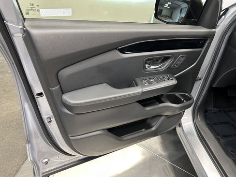 Certified 2025 Honda Pilot TrailSport image 13
