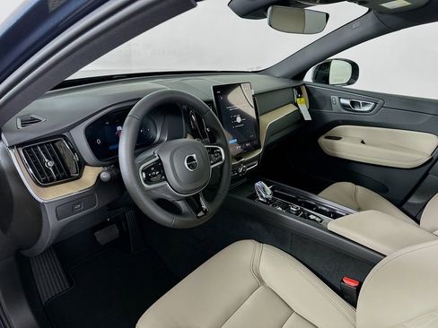 Used 2026 Volvo XC60 B5 Plus w/ Protection Package Premier image 10