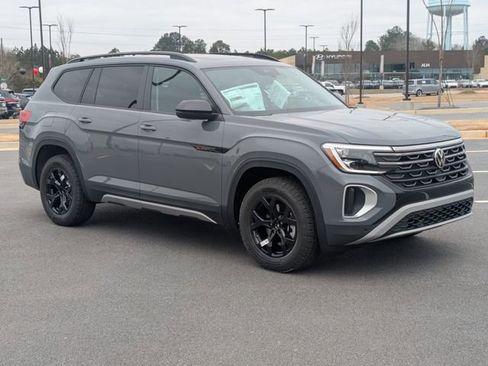New 2026 Volkswagen Atlas Peak Edition AWD/4WD image 2