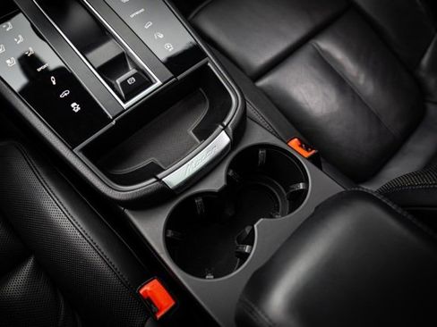 Used 2022 Porsche Macan S w/ Premium Package Plus image 34